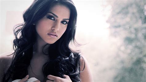 ‘Mostly Sunny’ Explores How Porn Star Sunny Leone Became